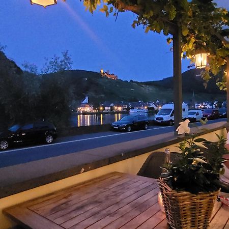 Gaestehaus Burgberg, Weinhaus Fries Kattenes Exterior foto