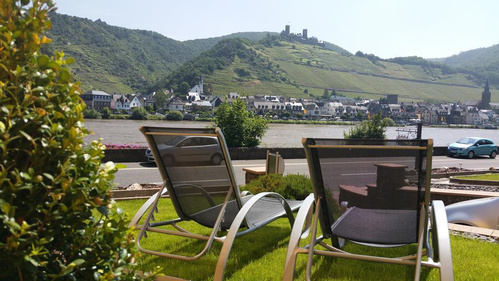 Gaestehaus Burgberg, Weinhaus Fries Kattenes Exterior foto