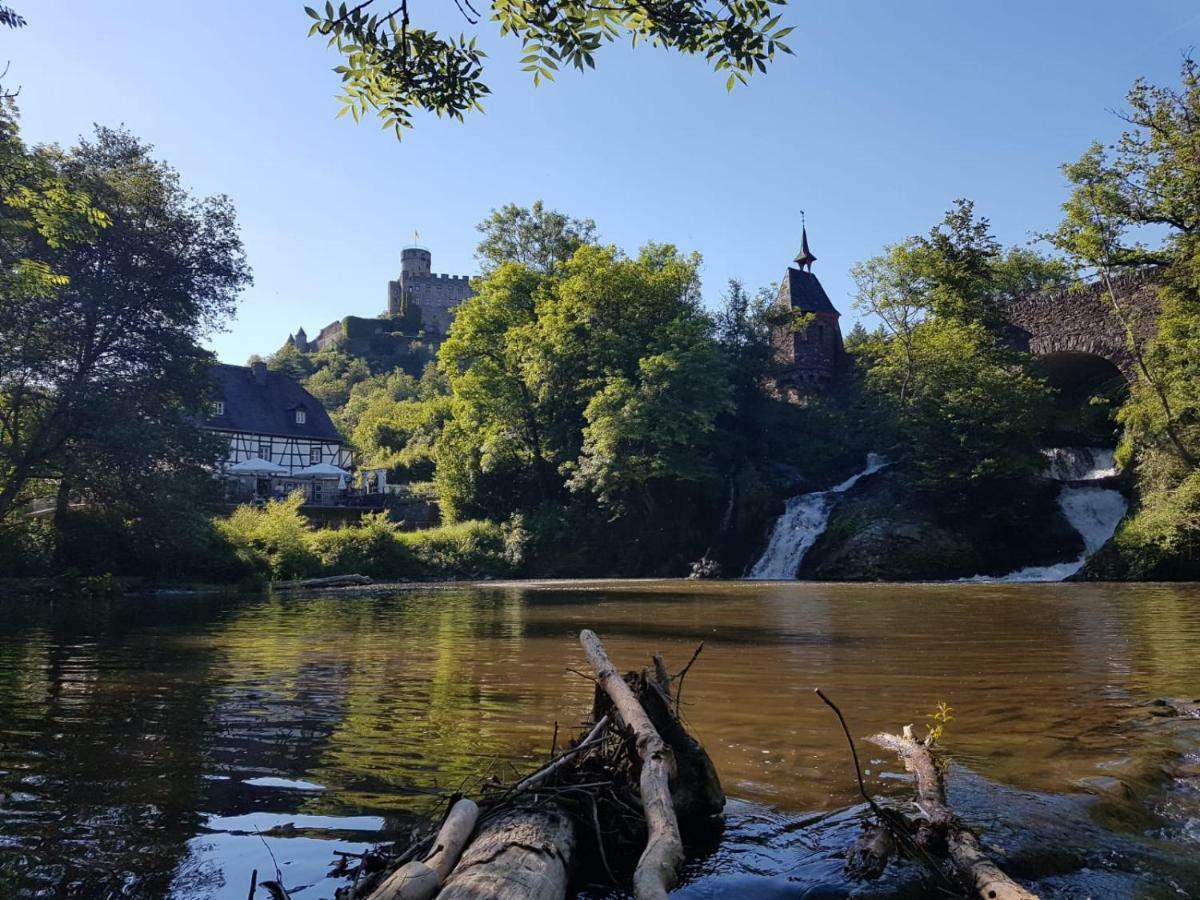 Gaestehaus Burgberg, Weinhaus Fries Kattenes Exterior foto
